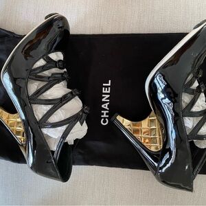 CHANEL Black Patent Leather Strappy Caged Pumps with Gold Quilted Heel - EU 37.5